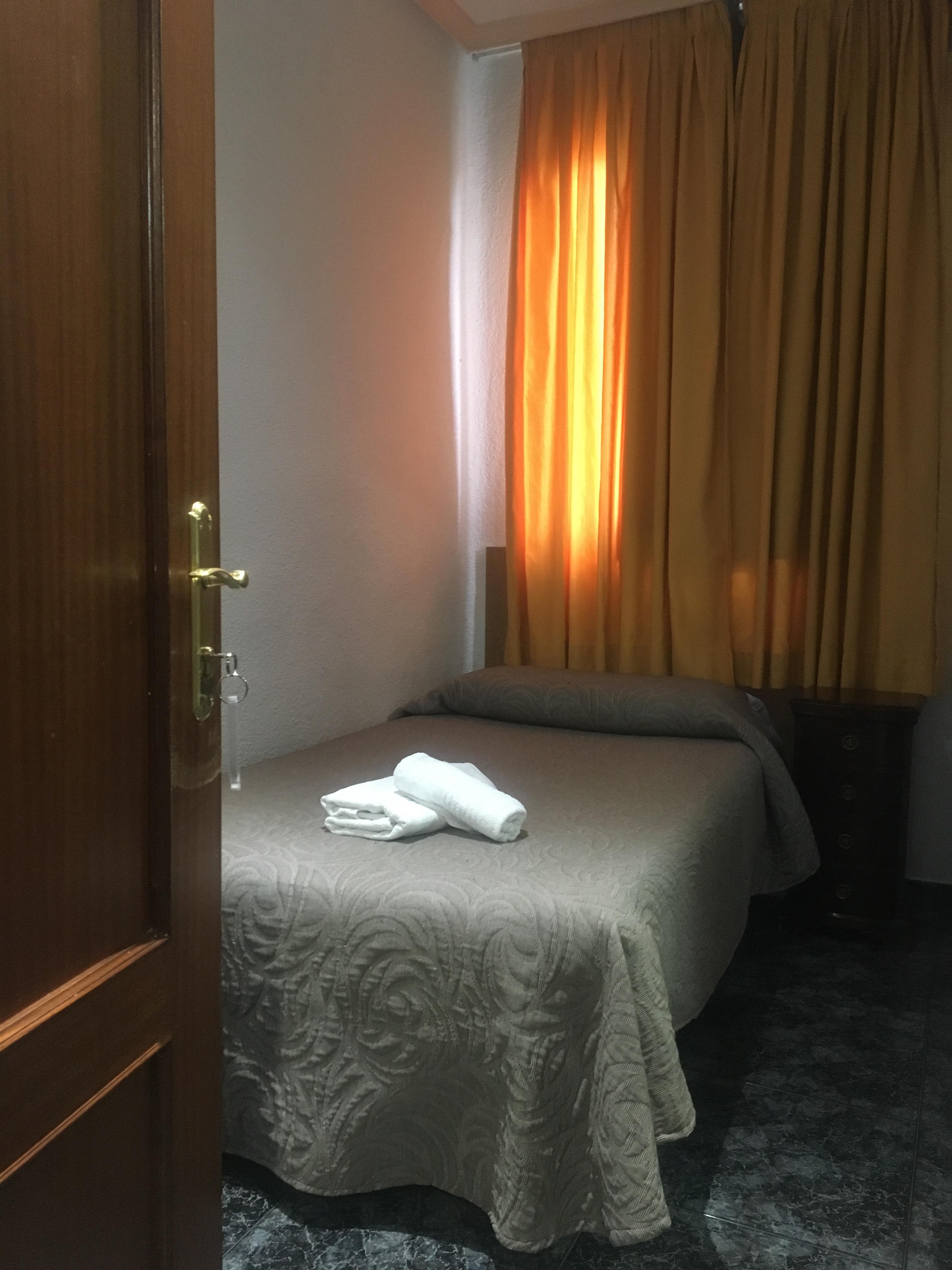 Hostal Conchita Legazpi Мадрид Экстерьер фото
