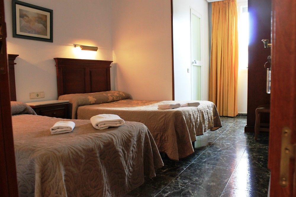 Hostal Conchita Legazpi Мадрид Экстерьер фото