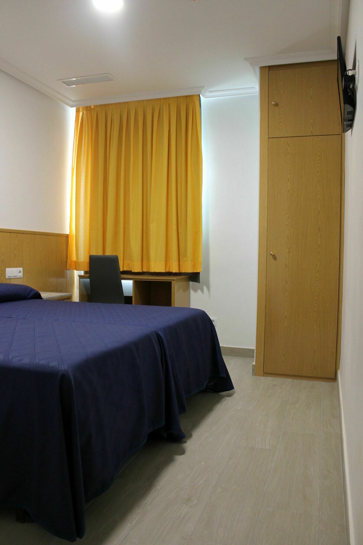 Hostal Conchita Legazpi Мадрид Экстерьер фото