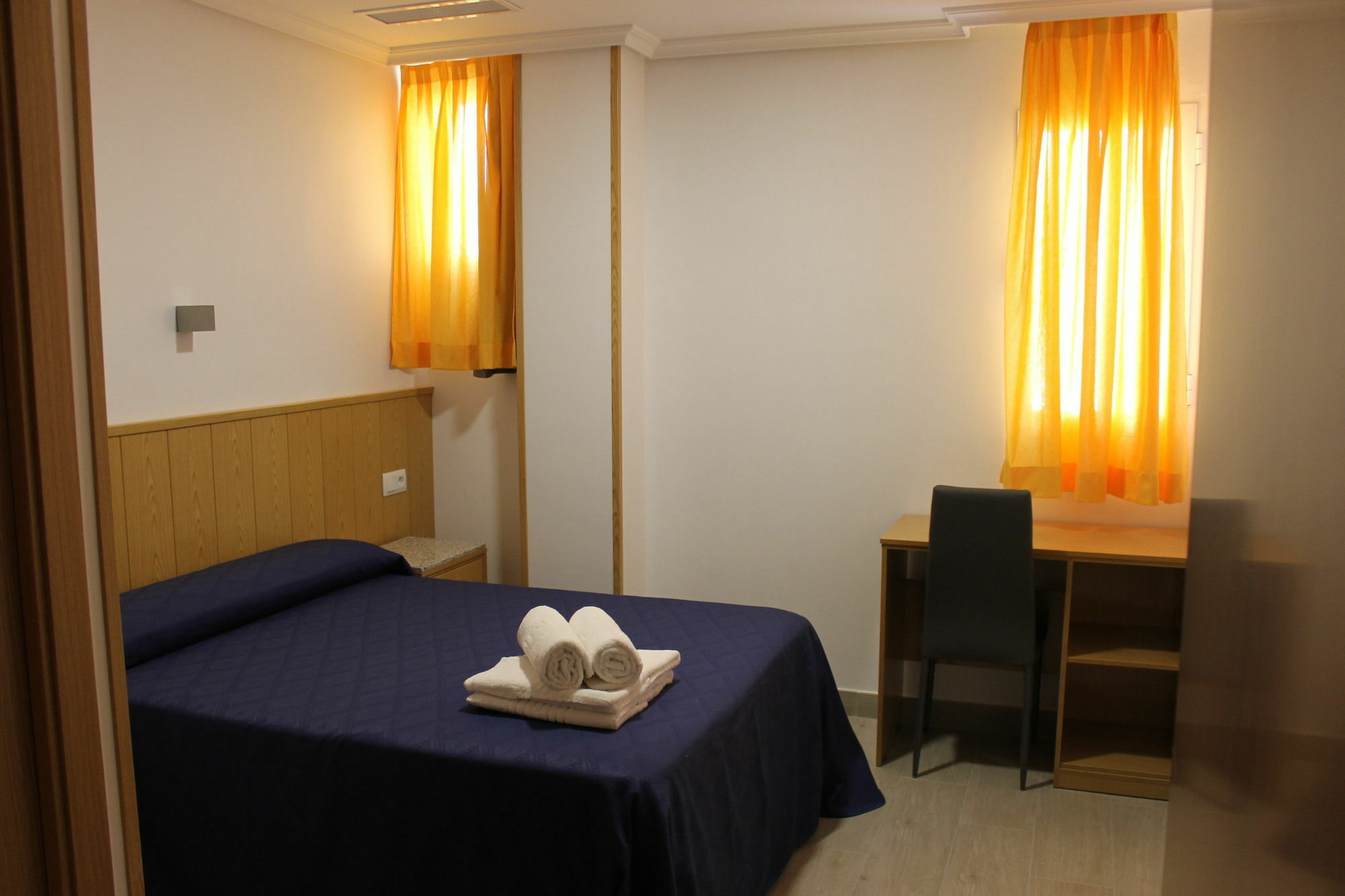 Hostal Conchita Legazpi Мадрид Экстерьер фото